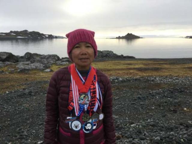 Thế giới - Cụ bà gốc Việt 70 tuổi chạy trên 7 lục địa trong 7 ngày