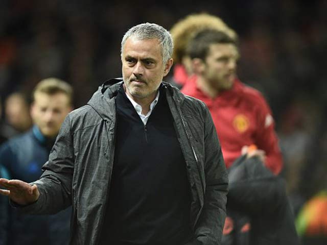 Bóng đá - MU-Mourinho "trùm" cúp châu Âu, Fellaini đá như Ro “vẩu”