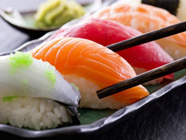 Ẩm thực - Những món ăn từ cá hồi sống "đốn tim" thực khách