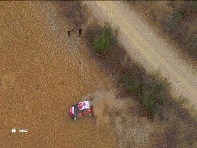 Thể thao - Đóng cua kinh điển "Fast &amp; furious": Bị nạn vẫn vô địch