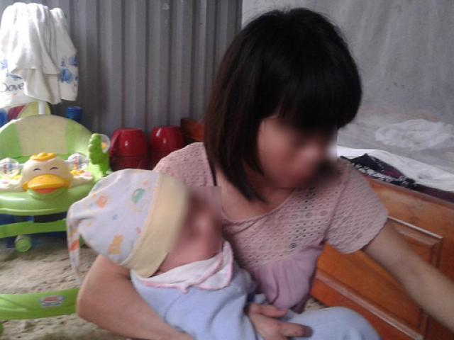 Tin tức trong ngày - Bất ngờ gia cảnh người mẹ bị "tố" lột trần con, đuổi ra ngoài trời mưa