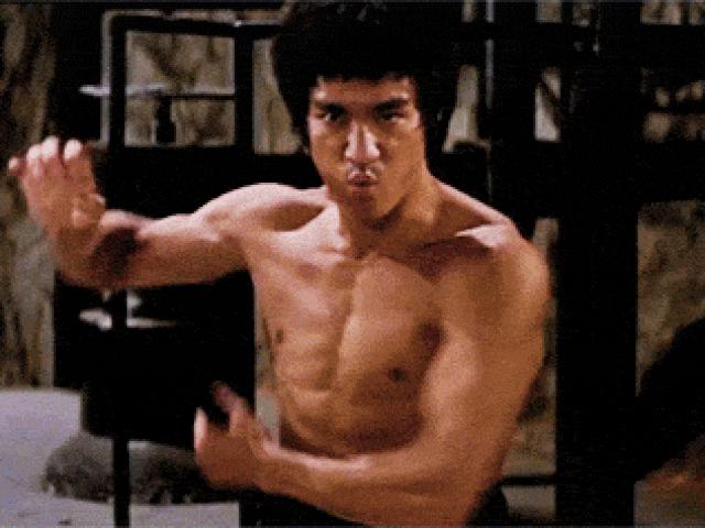 Phim - 10 cảnh võ thuật xuất thần của "con rồng" Lý Tiểu Long