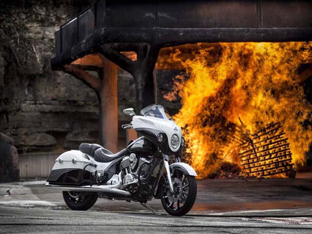 Thế giới xe - Indian Chieftain Jack Daniel bán "hết veo trong một nốt nhạc"