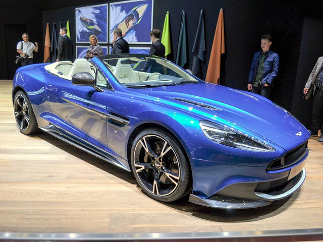 Tin tức ô tô - Aston Martin Vanquish S Volante 2018 giá 7,1 tỷ đồng