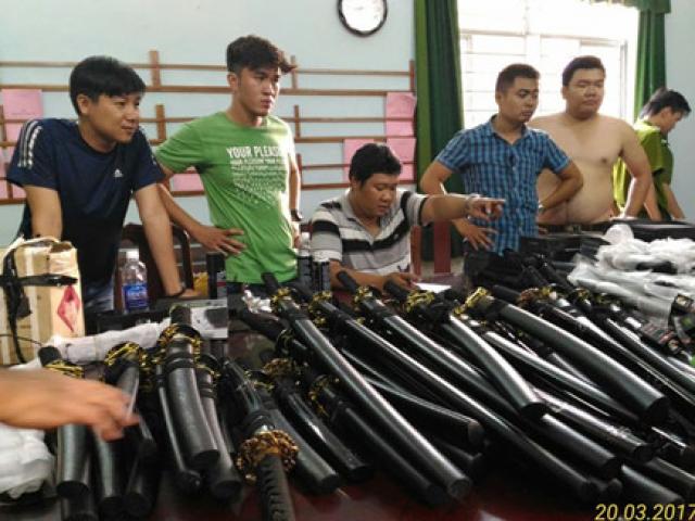 Pháp luật - Đặc nhiệm cải trang, phá đường dây bán súng, kiếm