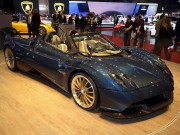 Tư vấn - Cận cảnh siêu xe &quot;hàng độc&quot; Pagani Huayra Roadster