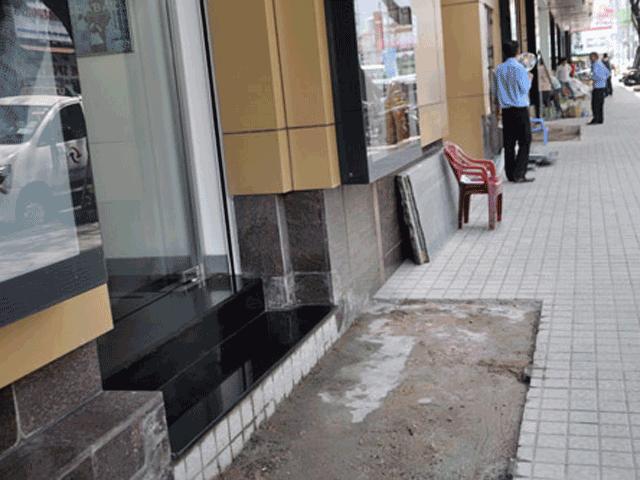 Tin tức trong ngày - Ảnh: Vỉa hè trước và sau 1 tuần ông Hải liên tục xuống đường