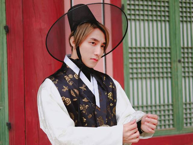Bí quyết mặc đẹp - Sơn Tùng MTP diện Hanbok xuất sắc hơn cả trai Hàn