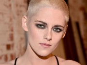 Bí quyết mặc đẹp - Kristen Stewart dẫn đầu top sao nữ cạo đầu đẹp hơn để tóc