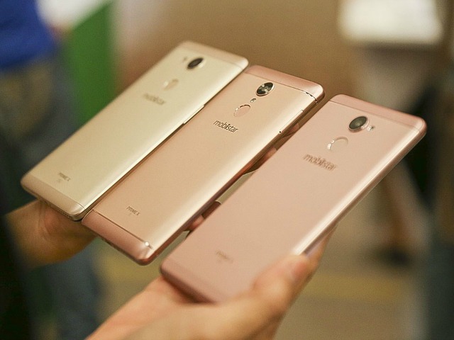 Dế sắp ra lò - 4 smartphone nâng cấp năm 2017 có giá rẻ nhất thị trường