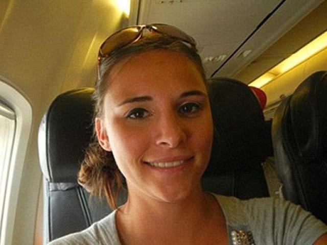 Cô gái Mỹ tấn công tình dục trên máy bay