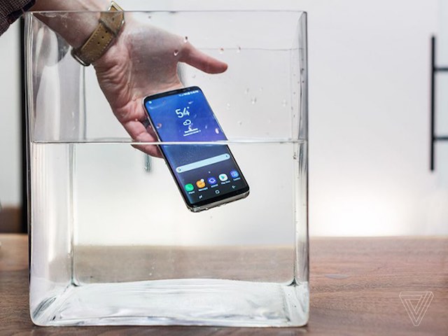 Thời trang Hi-tech - Video: Trên tay Galaxy S8 có màn hình "vô cực" đẹp lung linh