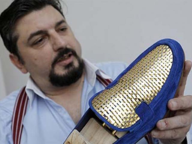 Thế giới - Giày dát vàng 600 triệu dành cho giới siêu giàu Ả Rập