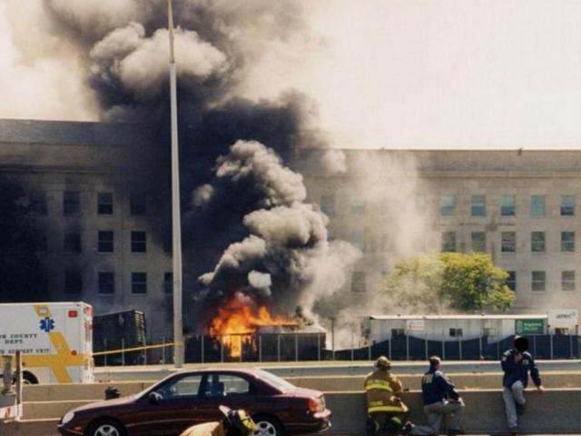 Thế giới - Ảnh chưa từng thấy: Lầu Năm Góc tan hoang trong vụ 11.9