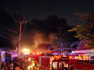 Tin tức trong ngày - TP.HCM: Cháy dữ dội tại công ty nệm mút