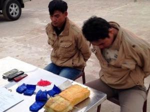 Video An ninh - Bắt 2 người Lào vân chuyển 10 nghìn viên ma túy vào VN