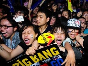 Bạn trẻ - Cuộc sống - Khóc vì sao Hàn: Là "dị hợm", "dở hơi"?