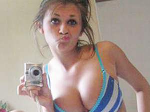 Cười 24h - Muôn kiểu "tự sướng" khó đỡ của chị em