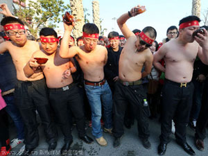 Thơ chế "24h phép": Tiền lương anh nộp hết