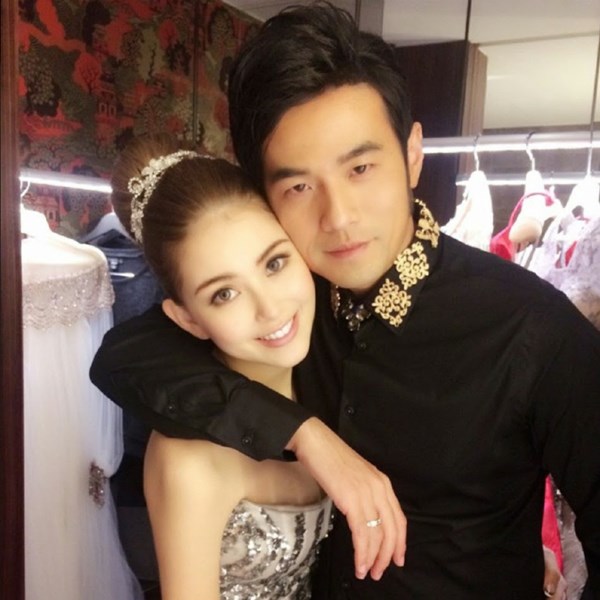 Ca nhạc - MTV - Châu Kiệt Luân báo "tin vui" trên Facebook