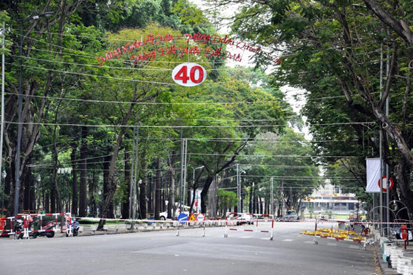 Tin tức trong ngày - Diễu binh mừng 40 năm Giải phóng miền Nam