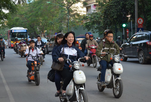 Tin tức trong ngày - Phạt không đội MBH cho trẻ trên 6 tuổi: Xác định tuổi thế nào?