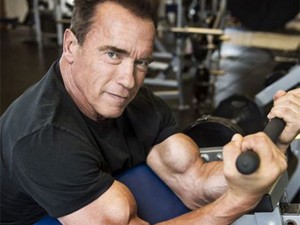 Phim - Arnold Schwarzenegger: Chính trị gia quay về làm &quot;Kẻ hủy diệt&quot;