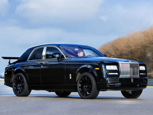 Ô tô - Xe máy - Rolls-Royce SUV siêu sang "bằng da bằng thịt" xuất hiện
