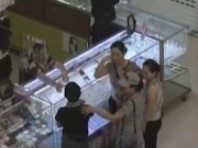 Camera giấu kín: Giúp cô gái tìm người thân bị trầm cảm