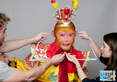 Phim - "Tôn Ngộ Không" vất vả lấy số đo làm tượng sáp