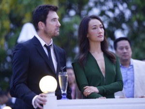 Phim - Maggie Q diện váy xẻ sâu cuốn hút bên vị hôn phu điển trai