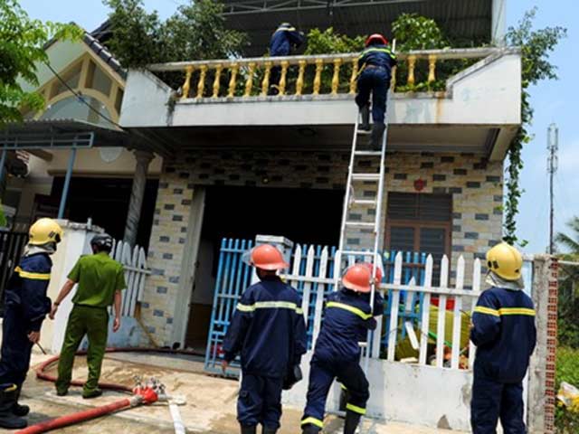 Pháp luật - Vụ đốt nhà nghi tự thiêu: Người vợ đã tử vong