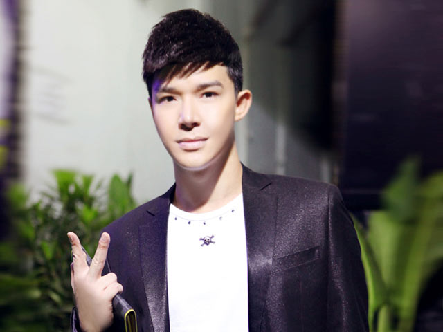 Ca nhạc - MTV - Nathan Lee tăng 8kg sau hơn 1 tháng "mất tích"