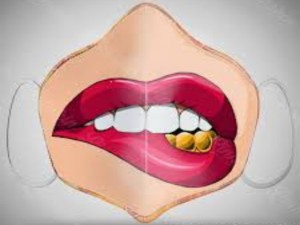 Chiếc khẩu trang lạ