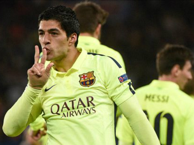 Bóng đá - Thế giới "phát cuồng" với tuyệt kĩ xâu kim của Suarez