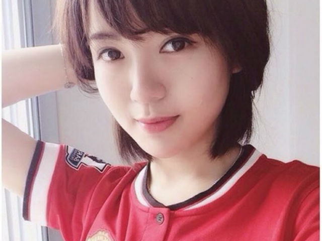 Bóng đá - "Hot girl MU" dự đoán "Quỷ đỏ" thắng Chelsea 2-1