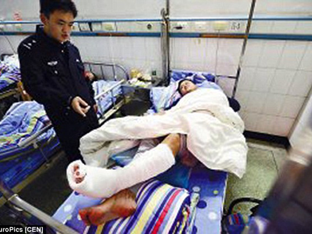 Tin tức trong ngày - TQ: Nhập viện vì ngồi xổm trên bồn cầu ở sân bay