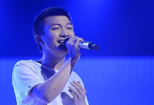 Ca nhạc - MTV - Clip chàng trai hát “giọng mái” hay hơn cả con gái