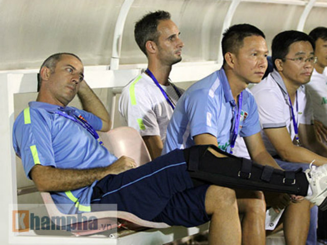 Bóng đá - HAGL bị cầm hòa phút cuối, thầy Giôm bỏ họp báo