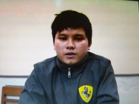 Tin tức trong ngày - Chạy xe máy xuyên qua lễ đài khi lãnh đạo đọc diễn văn