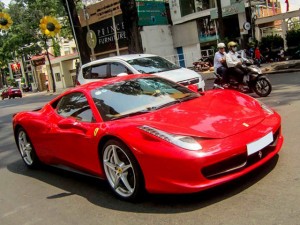 Ô tô - Xe máy - Ferrari 15 tỷ của thiếu gia Sài thành xuống phố