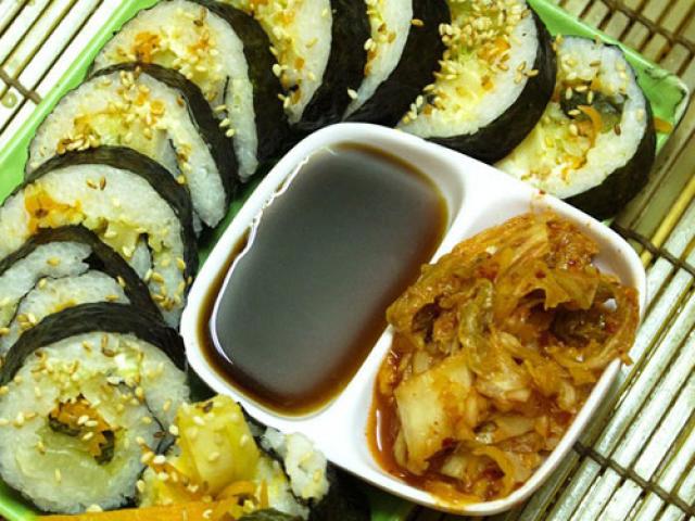 4 bước làm kimbap Hàn Quốc tuyệt ngon