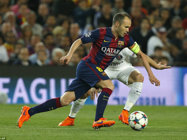Bóng đá - Iniesta "khiêu vũ" trước các cầu thủ PSG
