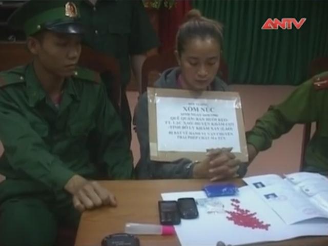 Video An ninh - "Nữ quái" Lào dùng xe khách tuồn ma túy vào nội địa