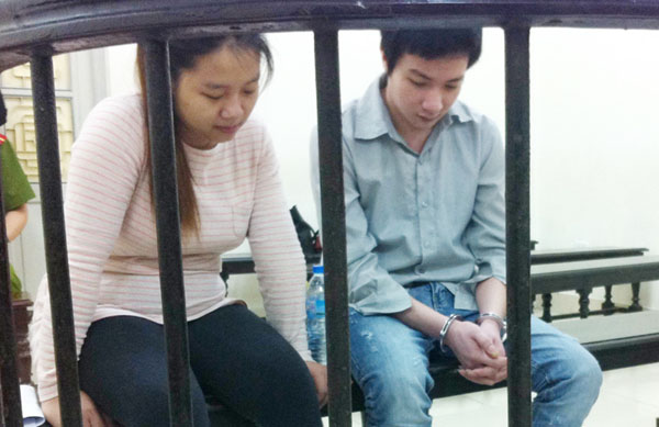 Pháp luật - Lấy vợ trẻ, con thơ làm “bình phong” để mua vạn viên ma túy