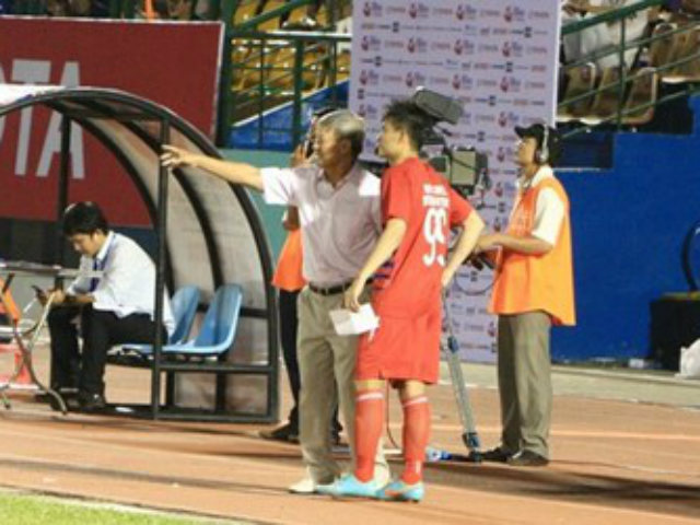 Bóng đá - Ai xui Công Vinh đem 50 triệu đồng biếu HLV Lê Thuỵ Hải?