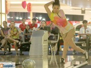 Thể thao - Xem chị em trổ tài ném bowling điệu nghệ