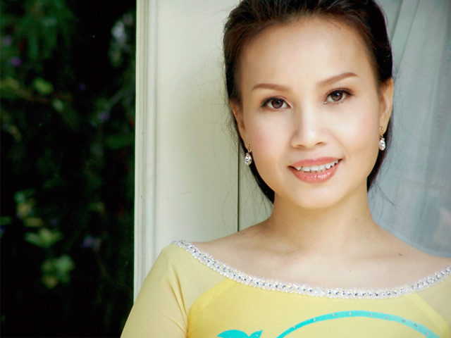 Ca nhạc - MTV - Cẩm Ly: "Tôi ngoài đời thường không hề có "xế sang" hay đồ hiệu"