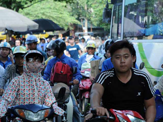 Tin tức trong ngày - Miền Bắc có nơi nắng nóng 40 độ C