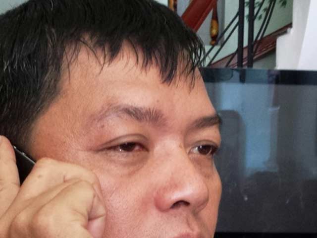 Pháp luật - Ngồi trước sân nhà, một chủ doanh nghiệp bị tạt axit